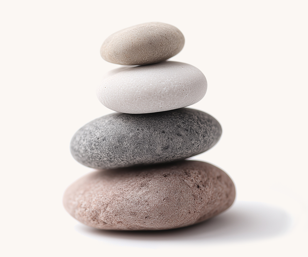Steine der Ruhe. Flache abgerundete Steine, die übereinander gestapelt sind.